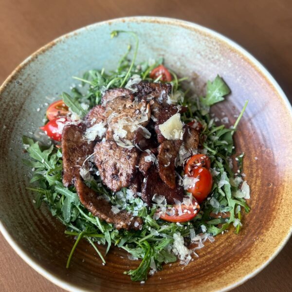 Salad with beef tenderloin and arugula